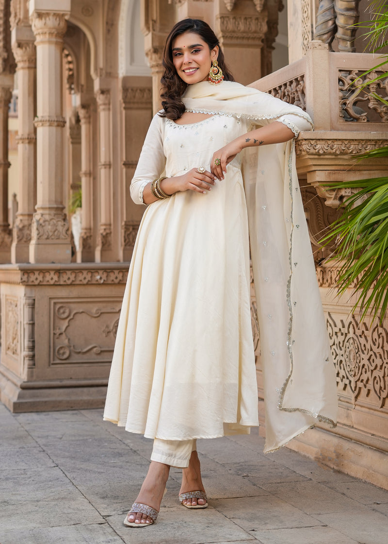 Gajra Ivory Embroidered Chanderi Suit set with Dupatta