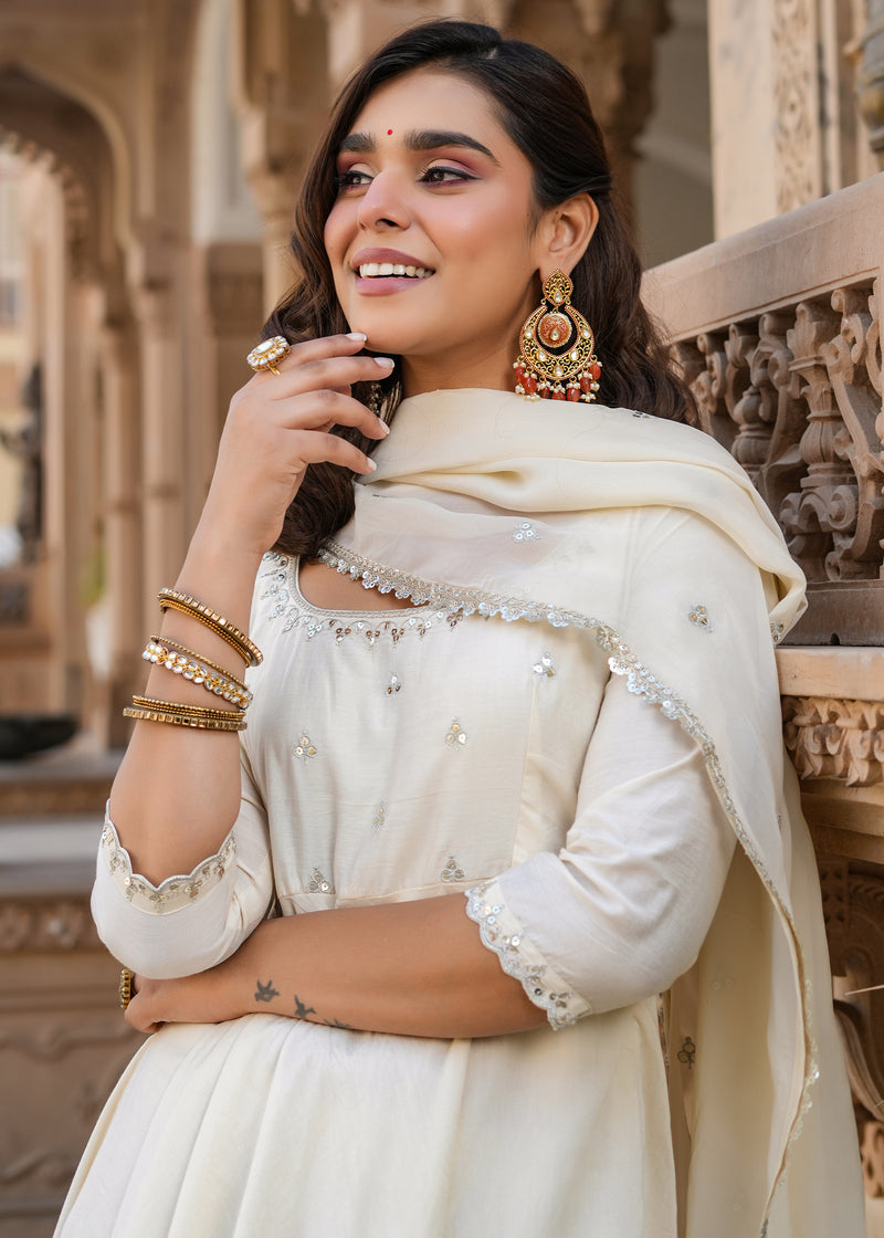Gajra Ivory Embroidered Chanderi Suit set with Dupatta