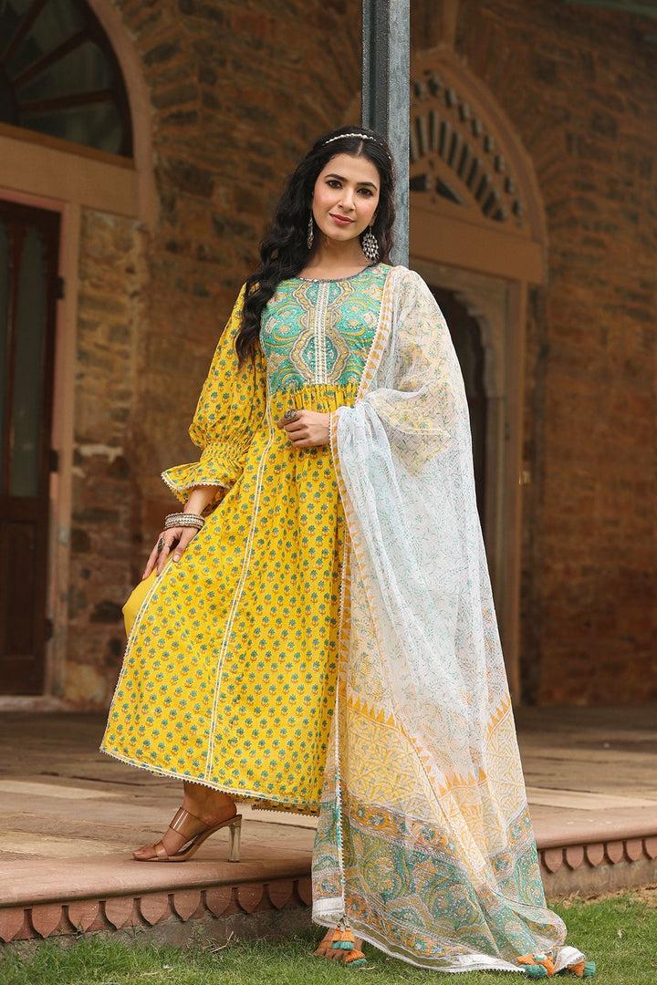 Guljaan High Slit Block Printed Floral Print Kurta With Pant And Dupatta