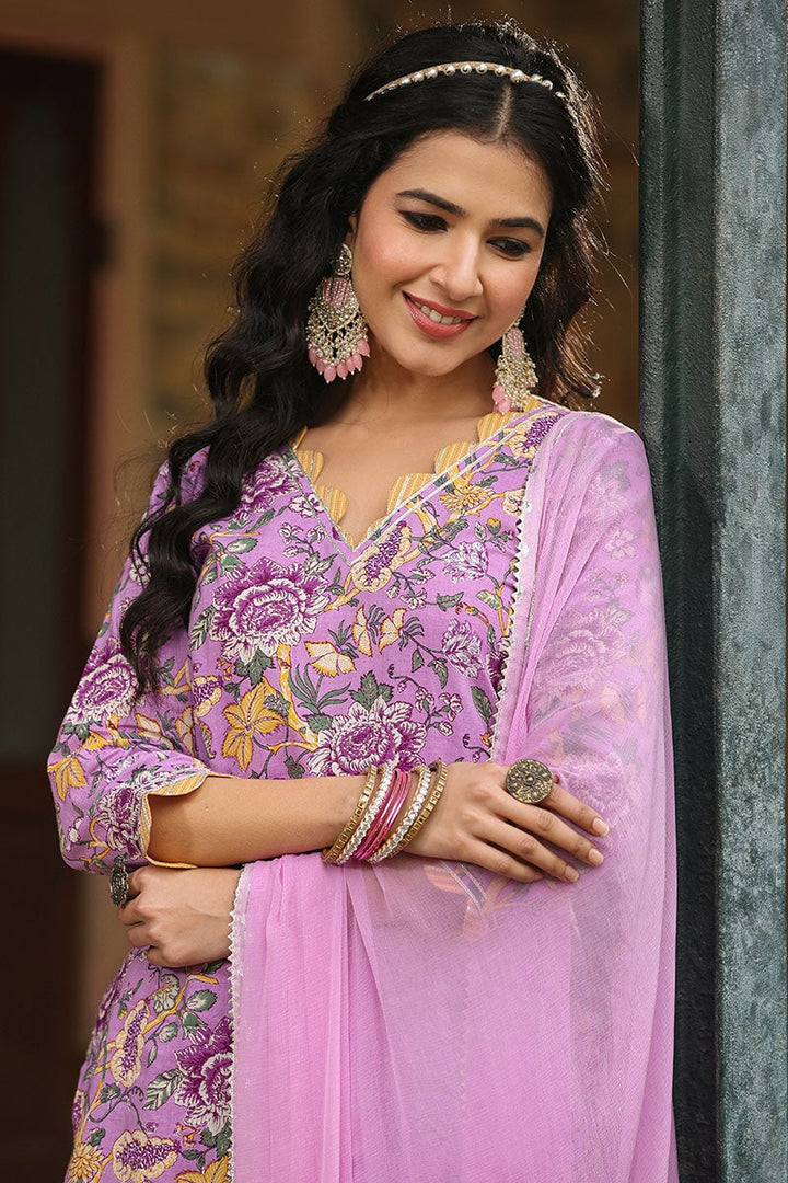 Neel Kamal Lavender Scalloped Kurta With Sharara And Dupatta