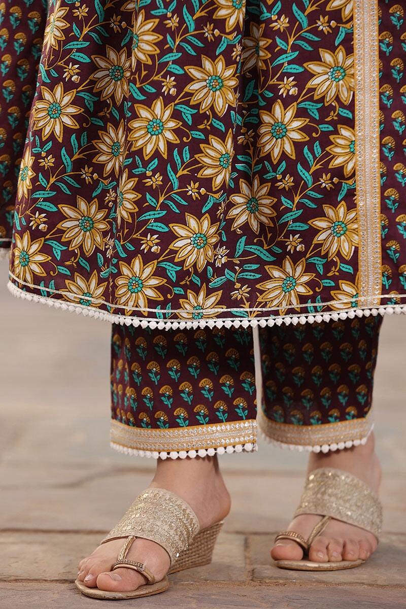 Veeda Brown Floral High Slit Anzug mit Hose und Dupatta