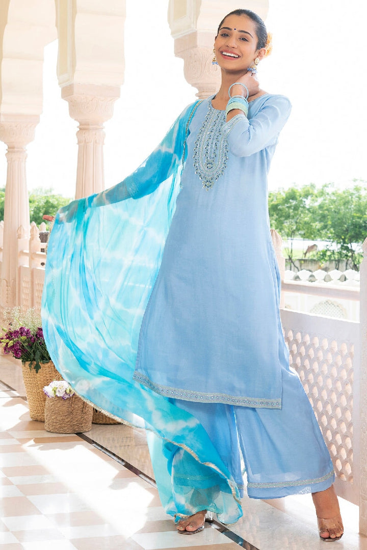 Naazneen Hellblau bestickte gerade Kurta mit Hose und Dupatta