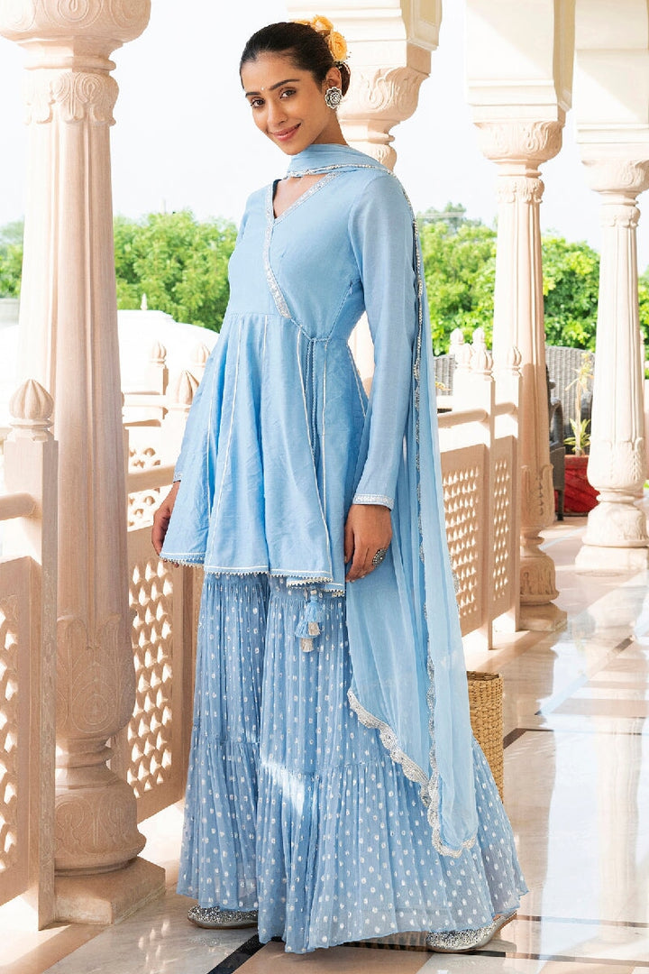 Ruhama Light Blue Angrakha Kurta mit Lurex Sharara & Dupatta